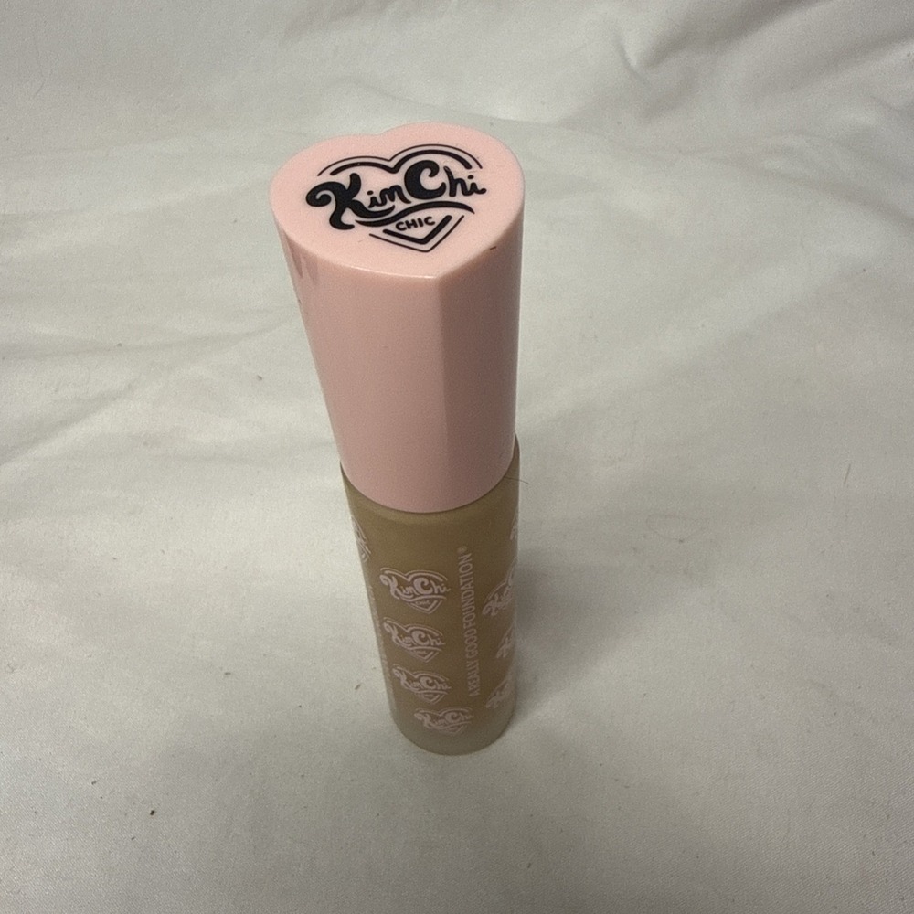 KimChi CHIC Beauty A REALLY GOOD FOUNDATION - 106L-Light 1 oz.